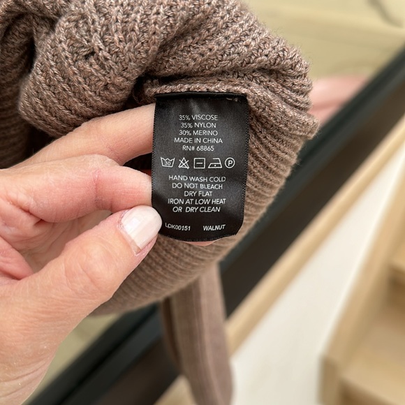 Bandier Le Ore Lodi sweater and pant set - Picture 7 of 11